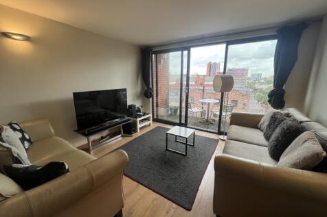 One bedroom, furnished apartment with canal views from the private balcony. Available to move into the start of September!