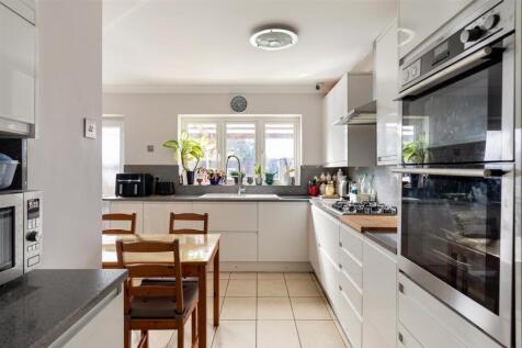 Ainslie Wood Gardens, E4