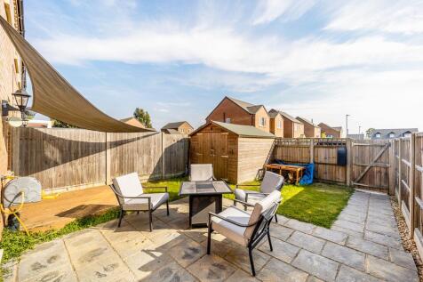 5 Cavell Way (Fleet)-9.jpg