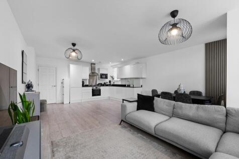 Open Plan Lounge-Kitchen-Diner