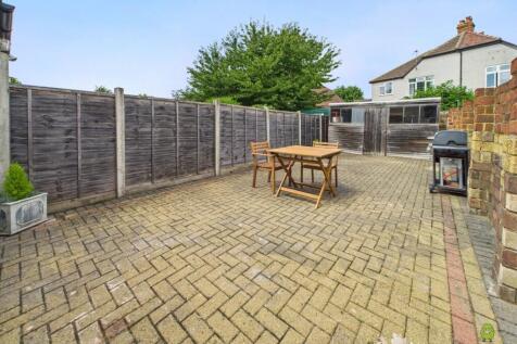 Presented by Clinton at EweMove Bexleyheath and Da