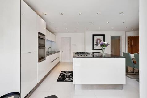 Kitchen / Breakfast Room