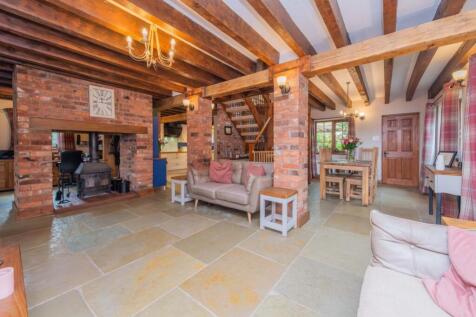 living rom EmilyDimelowEwemoveWhitchurchandNantwic