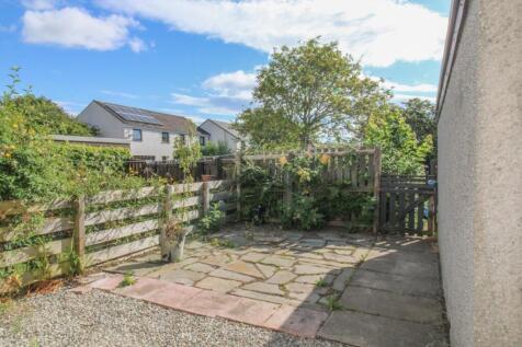 REAR GARDEN.jpg
