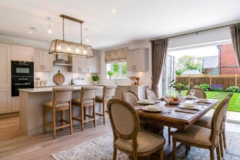 Kitchen & Bi-Folds