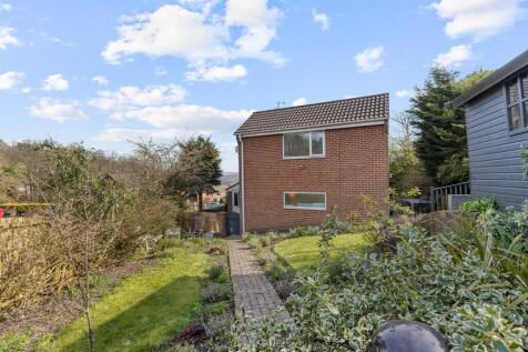36 Charnley Avenue, Sheffield 39_297.jpg