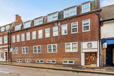 WILLIAMS HARLOW ARE PROUD TO PRESENT THIS LUXURIOUS ONE BEDROOM APARTMENT TO THE MARKET. Located on the lower ground floor of a block which is situated just moments away from Cheam train station. Fini