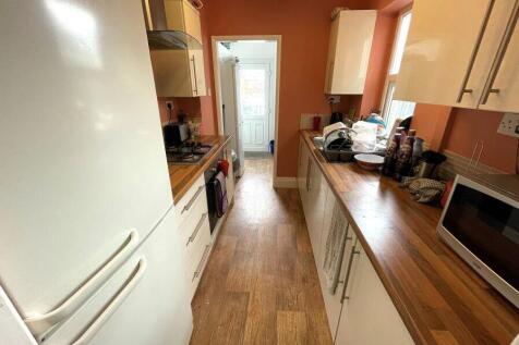 37 brough - kitchen