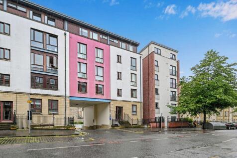 Warners are delighted to bring to the market this beautifully modernised second-floor apartment, forming part of an attractive and well-maintained contemporary factored development in the highly sough