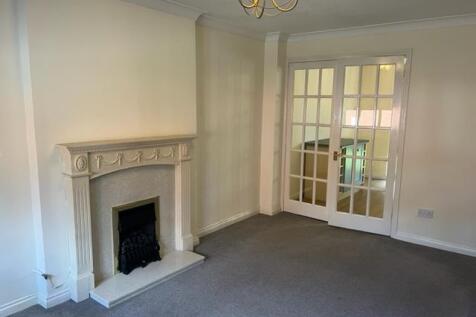 Attractive lounge (front)