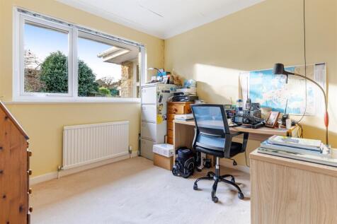 A25 - Southway Headland Road, Torquay - 251203.jpg