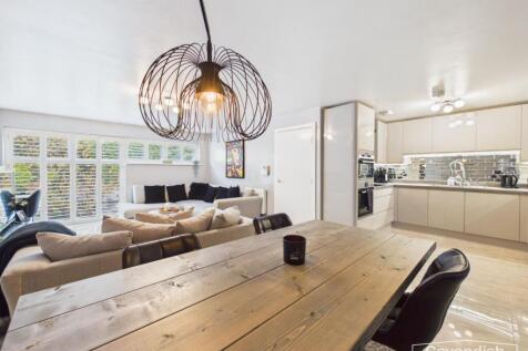LIVING ROOM/DINING AREA/KITCHEN