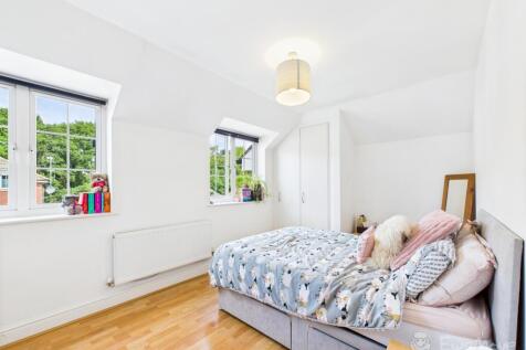 CAM03624G0-PR0142-STILL012