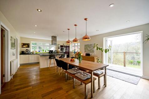 Kitchen / Breakfast / Dining