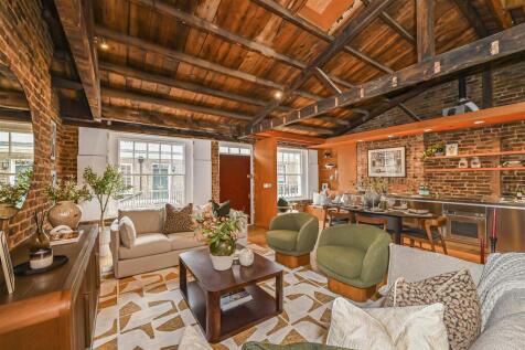 3-Holland-Park-Mews07.JPG