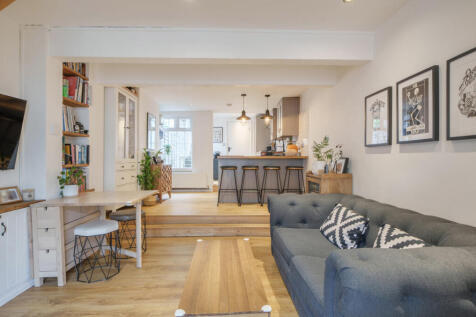 Reception/Kitchen