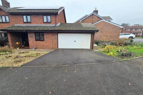 DRIVE AND GARAGE