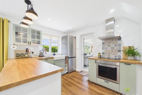 CAM01520G0-PR0403-STILL038.jpg
