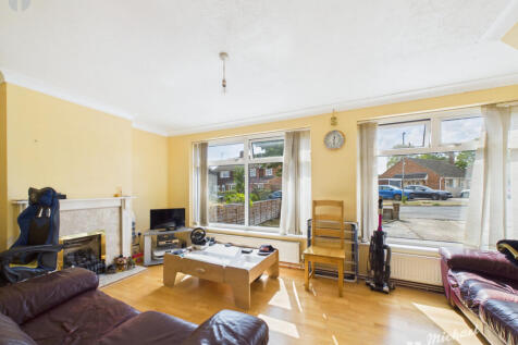 CAM03218G0-PR1148-STILL009