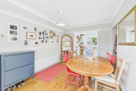 CAM03162G0-PR0367-STILL015