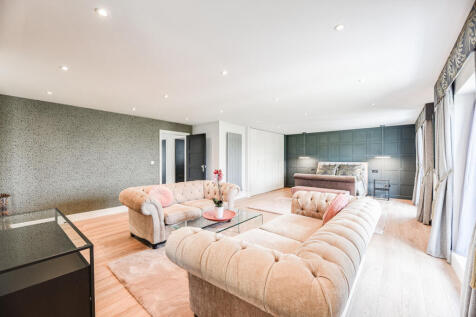 Principle Bedroom Suite