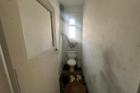 WhatsApp Image 2025-11-17 at 16.16.41 (6).jpeg