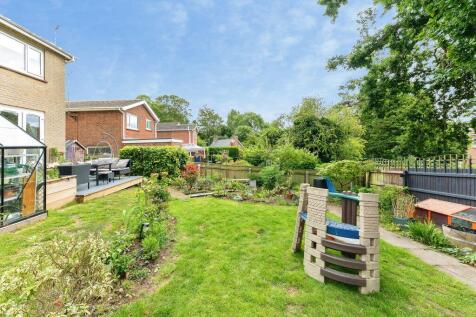 Rear garden photo 2