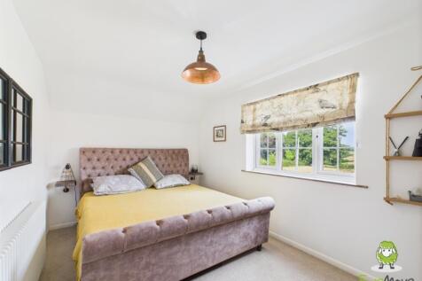 EweMove Basingstoke Estate Agents 17 Vyne Road