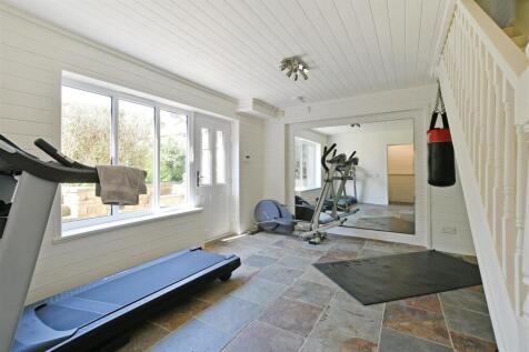 8 bed, 5 bath Detached in Sheffield - Photo 10