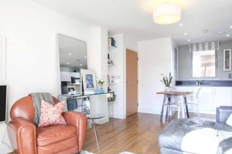 AMAZING LOCATION**FURNISHED**Truly stunning 1 bedroom apartment in a modern development located just by Pontoon Dock DLR Station.This beautiful property offers a spacious open plan kitchen with recept