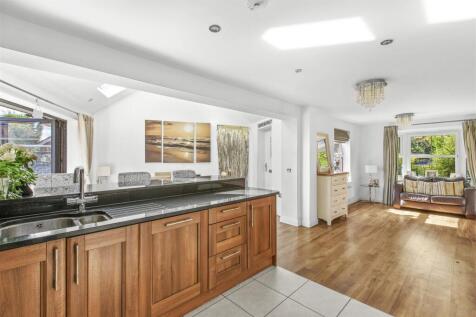 7 Turners Field, HP13 5YZ-8.jpg