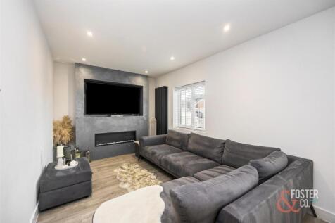 Phyllis Avenue 106-008.JPG