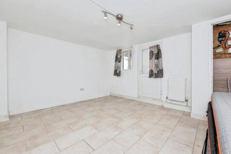 Lounge/Bedroom