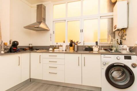 PS03680 Flat with ba