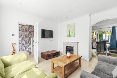 St. Georges Close-9.jpg