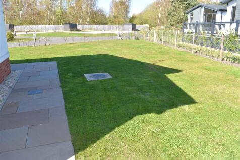 REAR &#43; SIDE GARDEN