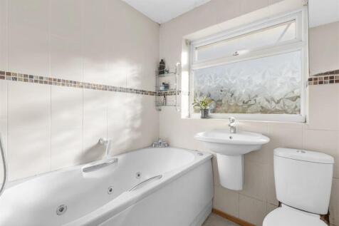 35 Deangarden Rise, HP11 1RF-4.jpg