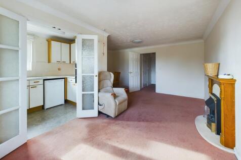 CAM02545G0-PR0338-STILL005