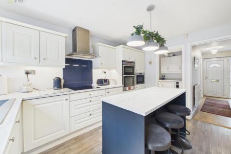 cam01698g0pr0151still020