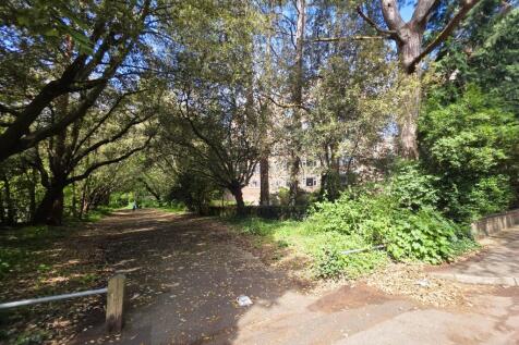 Pathway to Town Centre