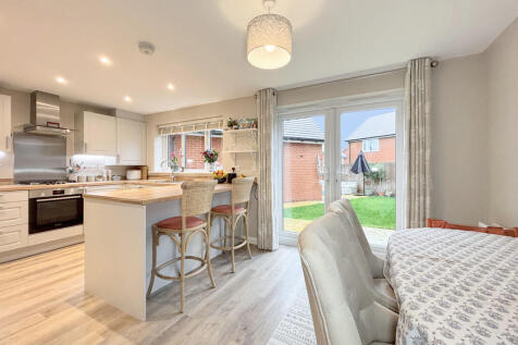 Kitchen/Dining Ro...