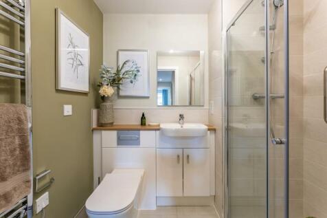 Stratford - McCarthy Stone - MMV-28.jpg