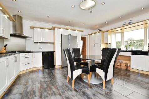 005d23fa-kitchen 20wide.JPG