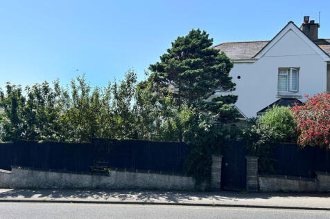 3 Bedroom End Terraced House for Sale