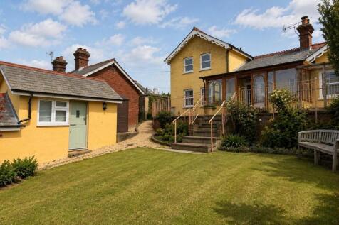 three bedroom cottage/ chalet