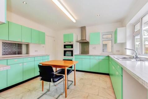 Kitchen / Breakfast Room