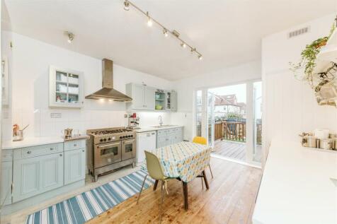 Kitchen breakfast room