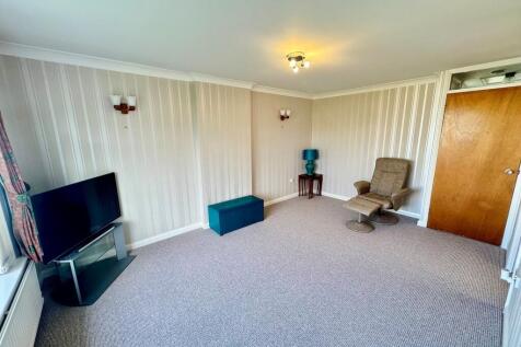 52 Windward Close...