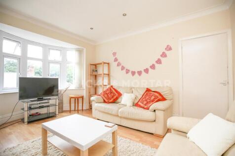 3 Bedroom Flat in NE6 5JB