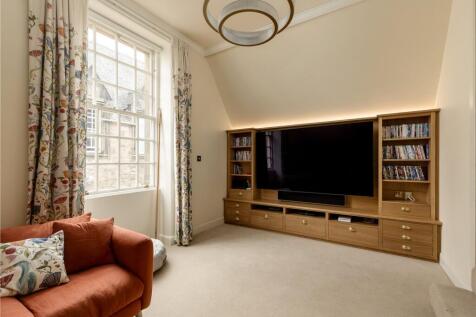 6 bed, 4 bath Detached in Edinburgh - Photo 18